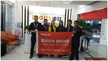 郑州中博秋葵视频官网代表与秋葵视频官网集团代表合影